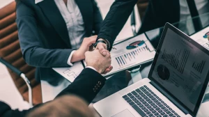 Czy w 2023 jeszcze warto  znaleźć ciekawe informacje?